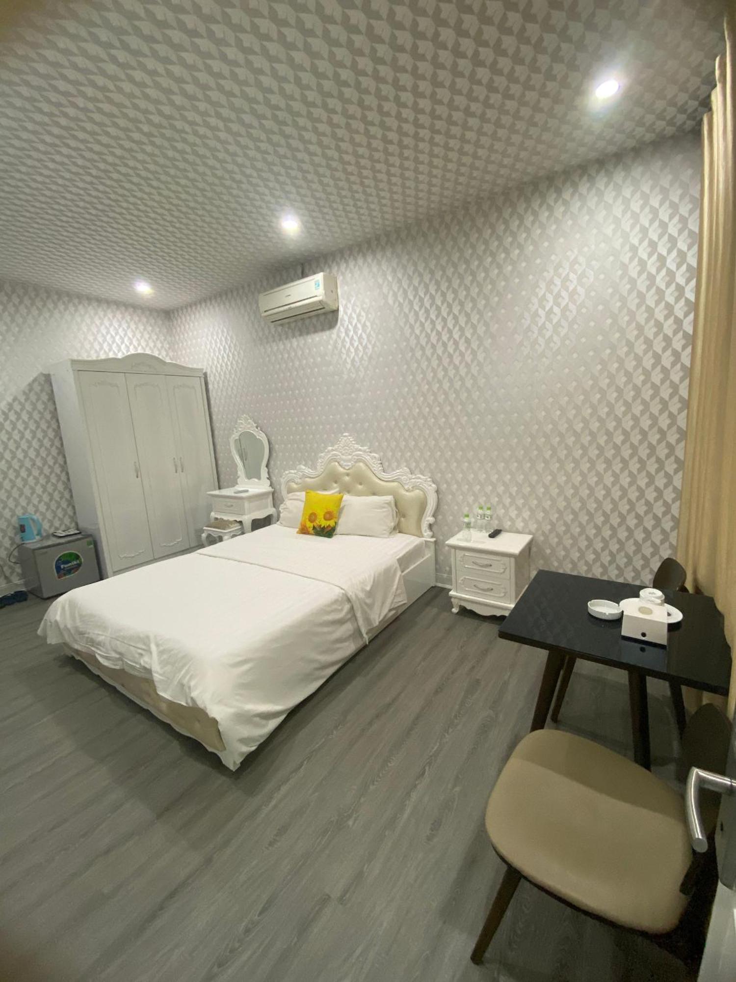 Hotel Khach San Huong Duong Hanoj Exteriér fotografie